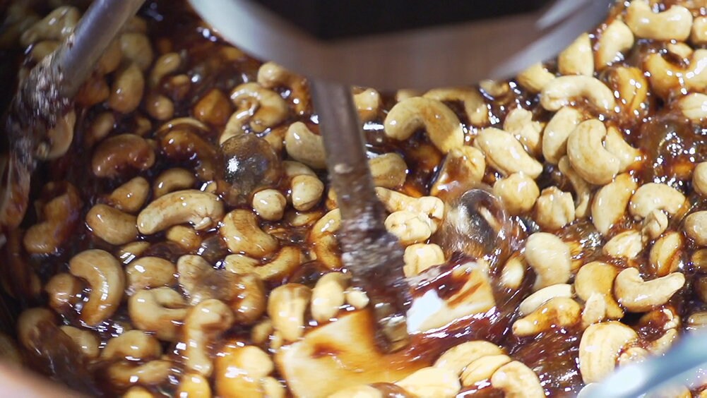 Cinnamon Glazed Roasted Cashews, Vegan Snack Gift